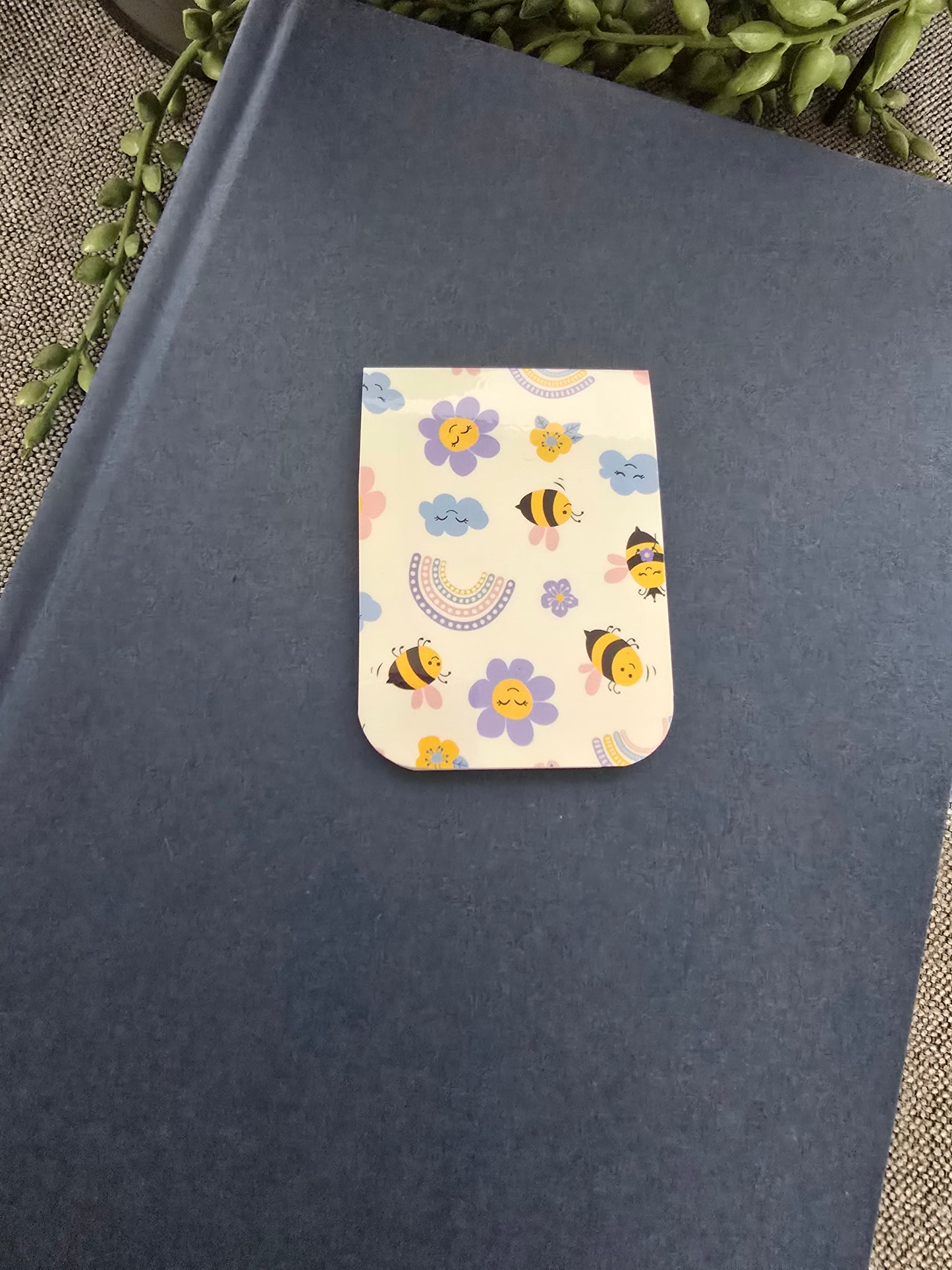 Magnetic Bookmark- Bee Happy