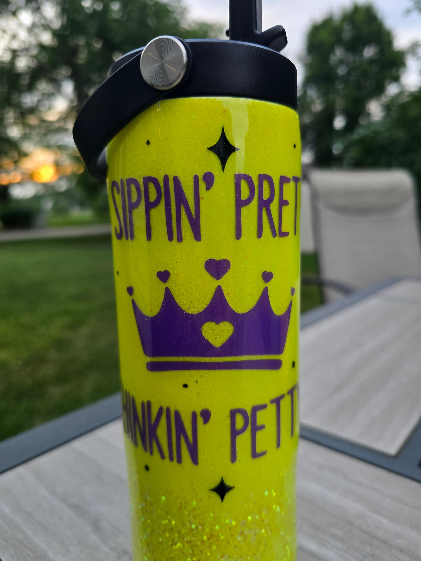 Sippin’ Pretty, Thinkin’ Petty – Tumbler