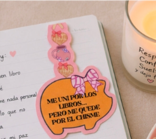 Me Uní por los Libros Pero Me Quedé por el Chisme | Separador Magnético | Puerquito Pan Dulce Mexicano