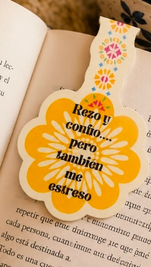 Rezo y Confío... Pero También Me Estreso Magnetic Bookmark