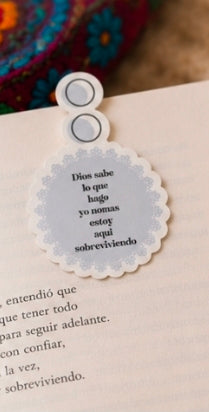 Dios Sabe Lo Que Hago Marcador Magnético Divertido en Español